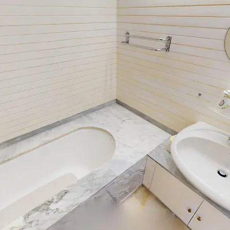 Апартаменти Grand 3p Climatise Avec Terrasses, Piscine Et Parkings A - Fr-1-196-331 Мантон